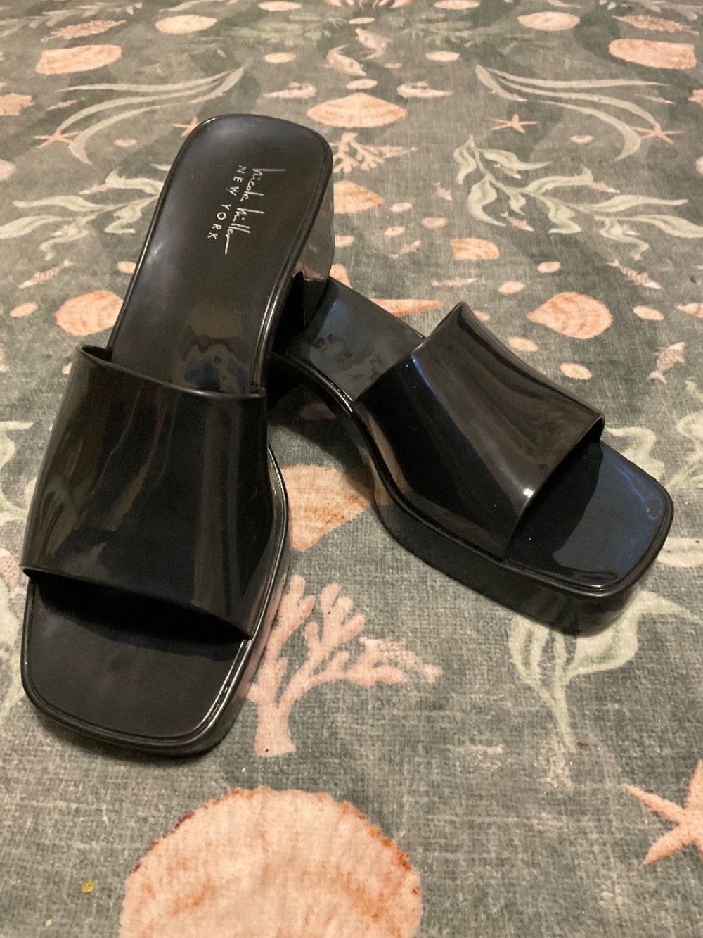 Nicole Miller's Black Jelly Sandals size 8 Black